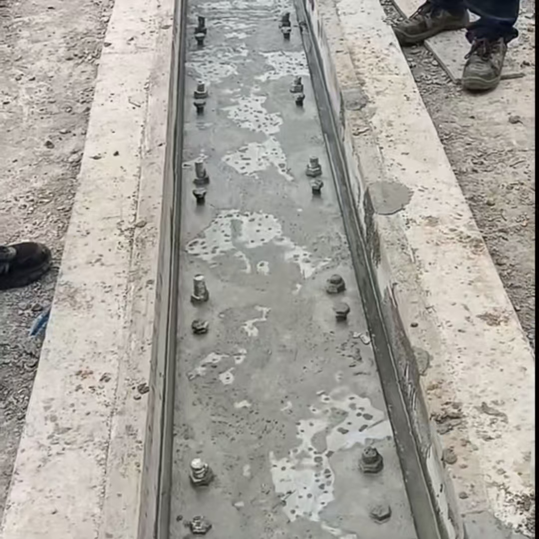 江都港口码头起重机龙门吊重型机械设备稳固用早强快凝轨道胶泥